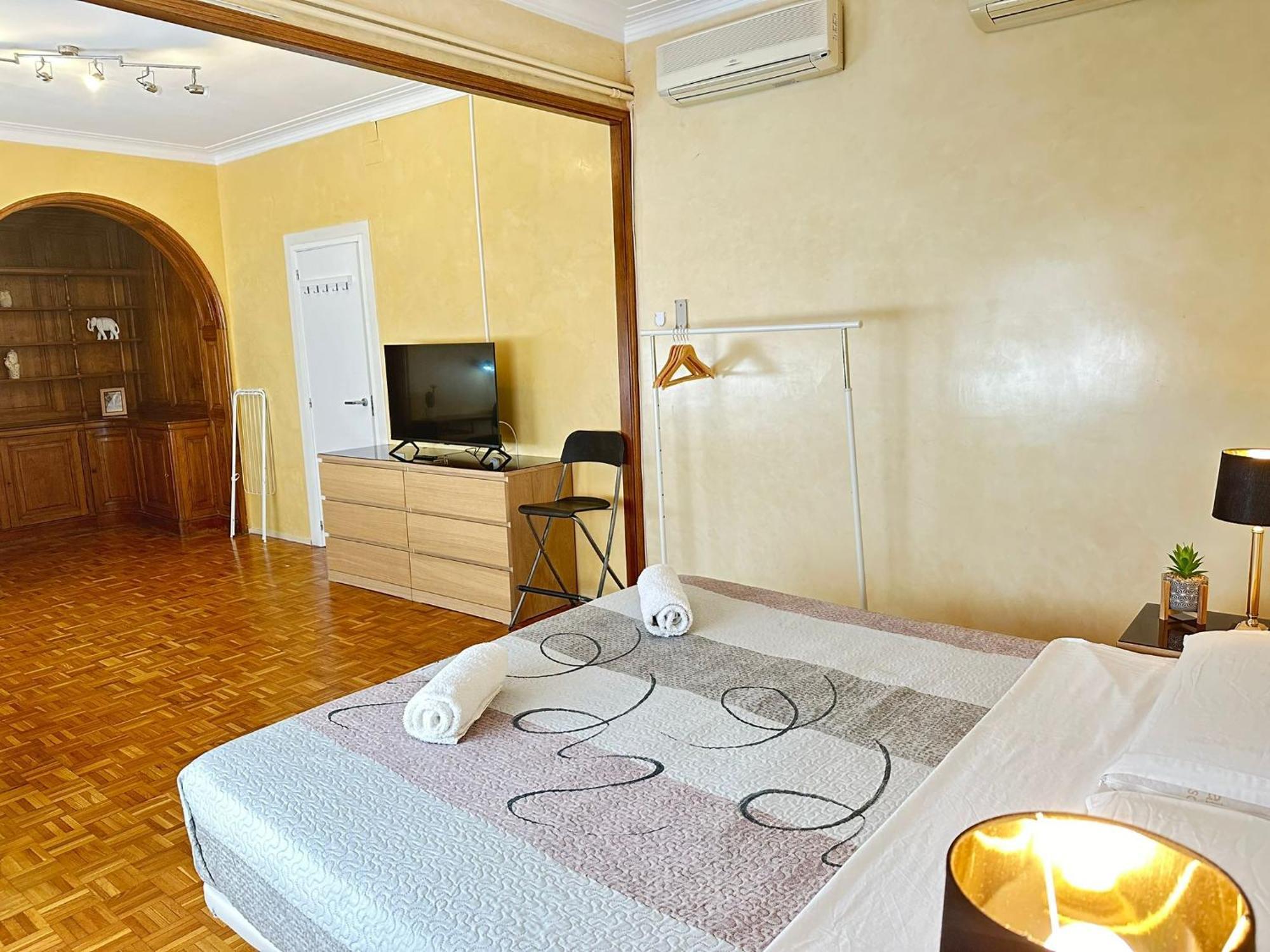 Rooms Villaroel Βαρκελώνη Εξωτερικό φωτογραφία