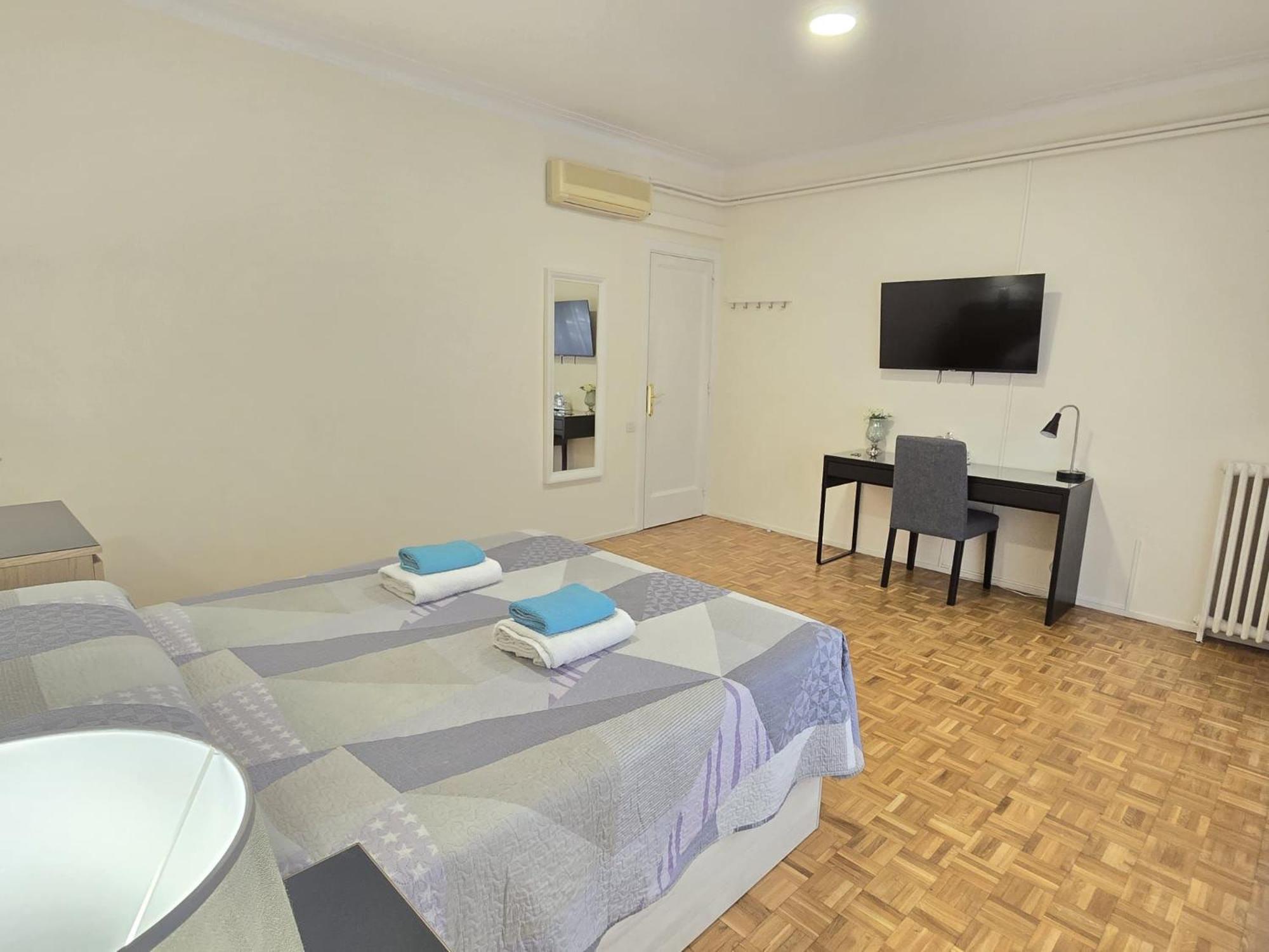 Rooms Villaroel Βαρκελώνη Εξωτερικό φωτογραφία